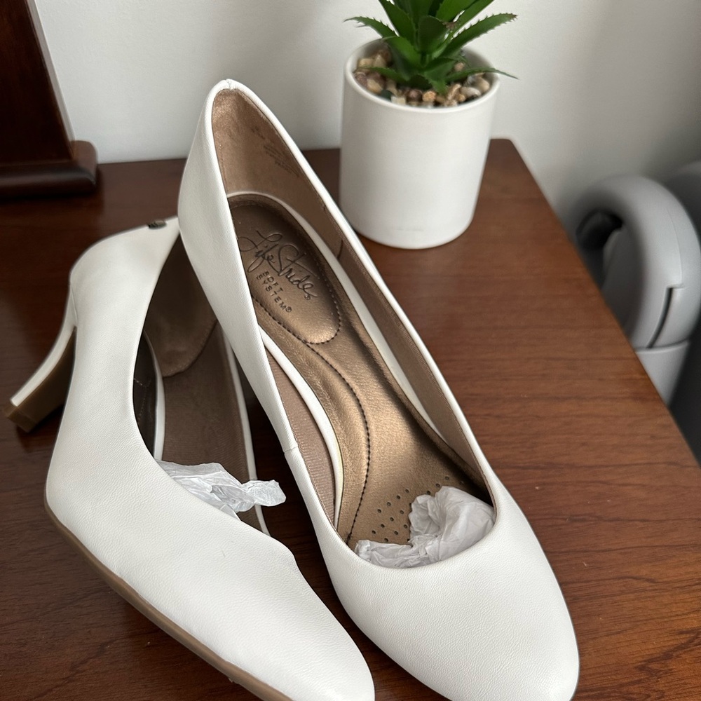 Life stride white shoes